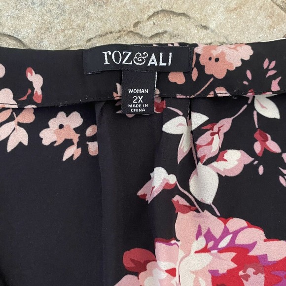 Roz & ALI Women’s Floral Blouse 2x Black/Pink - Picture 2 of 4